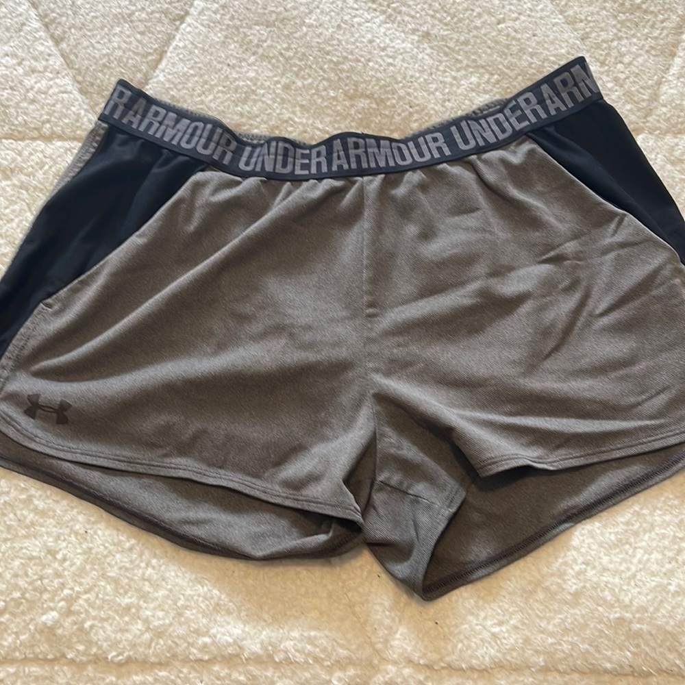 Gray under armor shorts